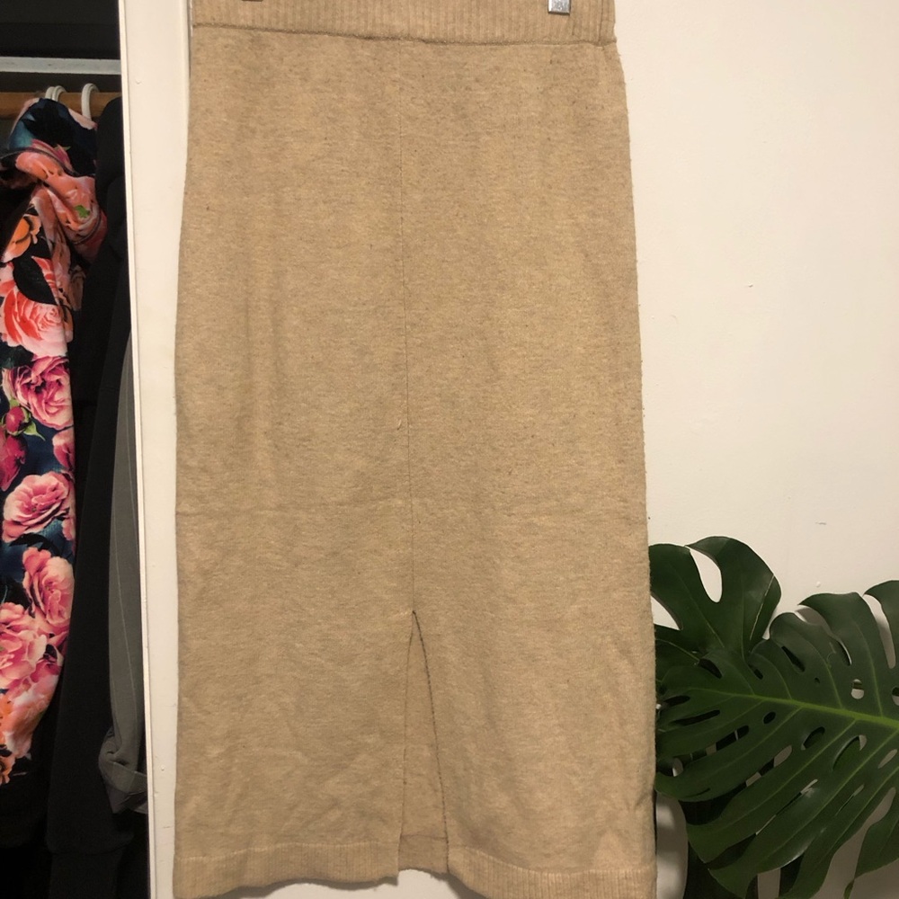 Indi & Cold Beige Knit MIDI Skirt